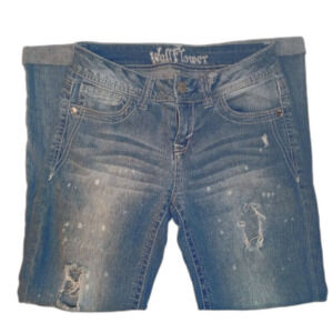 Aesthetic WallFlower Low Rise Distressed Denim Capris 5 Broken In Ripped bleach